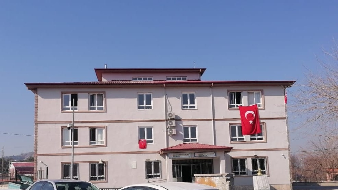 Güzelyurt Nacarlar Ortaokulu Fotoğrafı